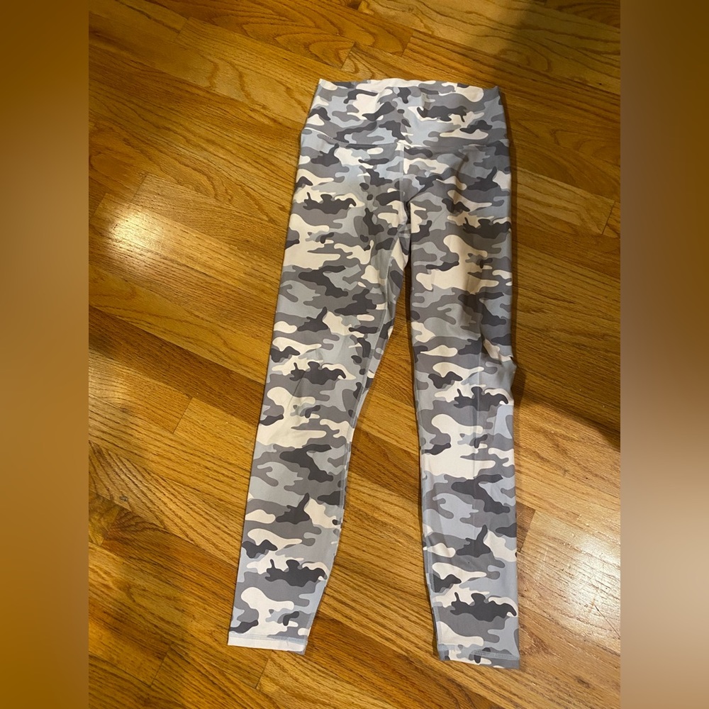 Fabletics light pink Camo leggings- worn once- great condition!